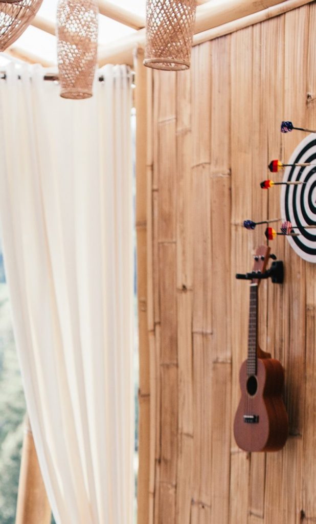 best ukulele wall hanger