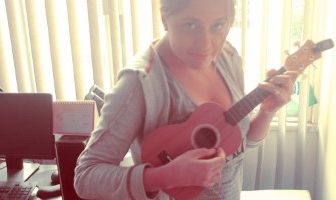 6 Tips to Ukulele Strumming! How to strum a ukulele.